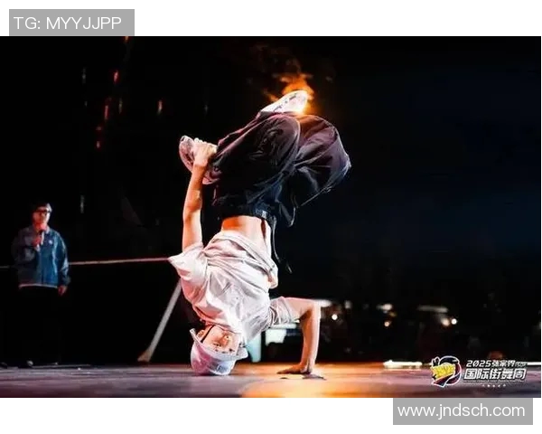 成都街舞队速度之争引发热议舞者们的技术与风格碰撞成焦点 成都街舞队速度之争引发热议舞者们的技术与风格碰撞成焦点