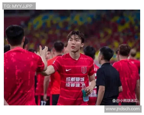 被惹怒的足球明星怒斥媒体不实报道引发球迷热议与争论